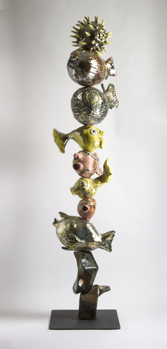 pesci con riccio, scultura contemporaryartist, ceramica, raku, totem, 