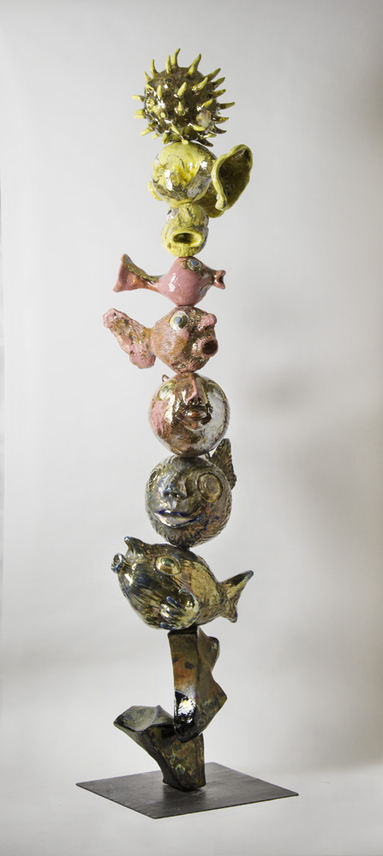 pesci con riccio, scultura contemporaryartist, ceramica, raku, totem, 